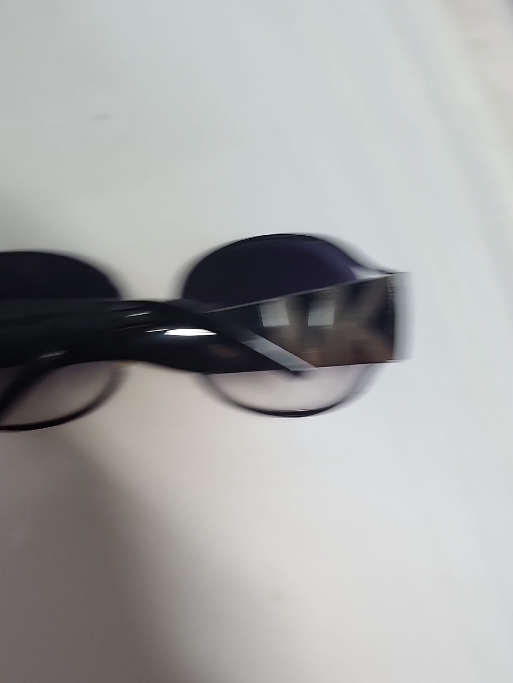 Round Sunglasses in Deep Purple and Black